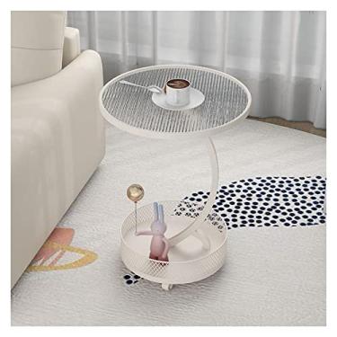 Imagem de Mesa de centro de design simples moderna pequena mesa lateral com prateleira de cesta de armazenamento, carrinho de rodinhas com rodas, mesa de sofá pequena de 2 camadas para sala de estar, quarto