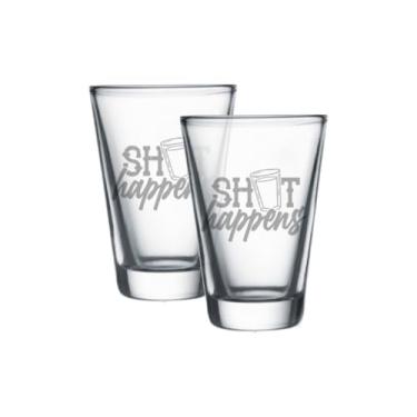 Imagem de Citações engraçadas de bebida - Copo de dose de 50 ml, gravação a laser personalizado, padrinho e dama de honra, presente de casamento (Shot Happens (conjunto de 2))