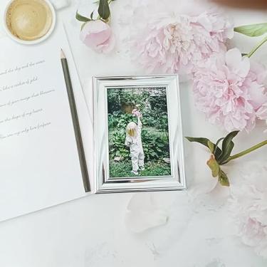 Imagem de Porta-retrato de 15 x 20 cm para decoração de família e escritório, suporte de parede para exibição de mesa e fotos (prata)