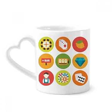 Imagem de Caneca de cerâmica com ilustração de elementos de desenho animado de cassino copo de coração de vidro