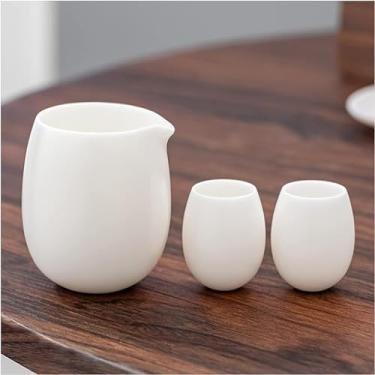 Imagem de JOEUQK O conjunto de saquê japonês inclui 1 garrafa de saquê, 2 copos de saquê, copos de saquê de cerâmica tradicional, 3 peças