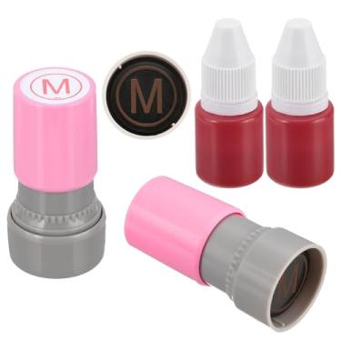 Imagem de PATIKIL Carimbos com letras autotintas, 2 peças de carimbos iniciais de alfabeto m personagem professor com refil de tinta para caderno de aula, scrapbooking, artesanato faça você mesmo, rosa