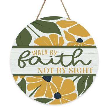 Imagem de Bolisom Placa de porta da frente Christian Walk by Faith Not by Sight, inspiradora flor amarela, versículo bíblico, cabide de madeira, decoração de casa, decoração de parede floral positiva, guirlanda