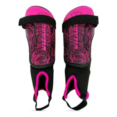 Imagem de The Vizari Cali Soccer Shinguard features an Unique graphics on a light -weight PP shell for protection. It has a Foam padded backing for comfort . Unique front strap closing system and padded ankle protection. Sizing from Toddler XXS to Big Kid Large.