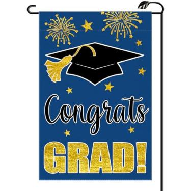 Imagem de Boné de diploma de graduação parabéns bandeira de jardim de graduação 30 x 45 cm vertical dupla face classe de 2025 cerimônia pequenas bandeiras fazenda decoração externa para quintal (apenas bandeira