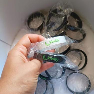 Imagem de Pulseira Kiwify Branca Silicone Lisa sem Relevo
