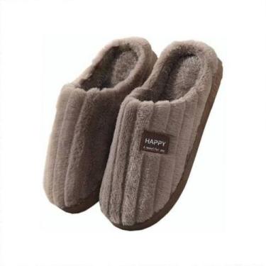 Imagem de Chinelos de pelúcia mantêm os pés macios e confortáveis para mulheres 