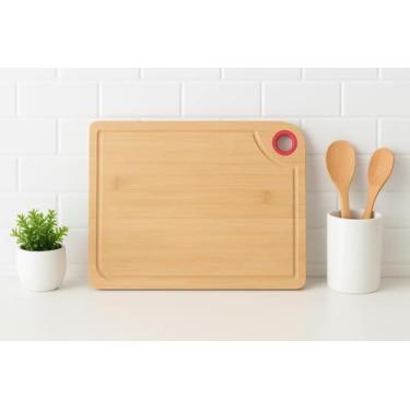 Imagem de Tábua de Corte em Bambu Grande 30x35Cm Com Alça de Silicone Antibacteriana e Canaleta Para Cozinha