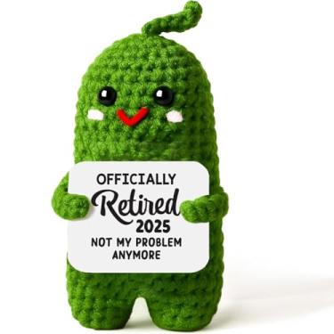 Imagem de Mini Retirement 2025 Pickle de crochê feito à mão - Presente engraçado de agradecimento de despedida do escritório para colegas, amigos, enfermeiras, professores, chefes, decoração de mesa