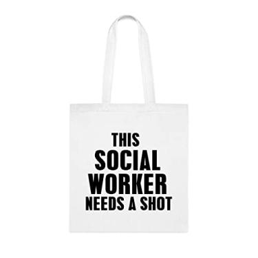 Imagem de Esta bolsa social precisa de um shot, presente engraçado para assistente social, bolsa de ombro para assistente social, bolsas reutilizáveis para assistente social, ideia de e cesta de Natal, Branco