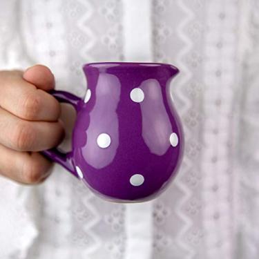 Imagem de Creme de cerâmica feito à mão roxo e branco, jarro de leite, dosador, jarra de jarro, presente de inauguração de cerâmica para amantes de chá e café da City to Cottage