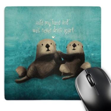 Imagem de 3dRose - Design Noonday - Animais - Duas lontras marinhas de mãos dadas no oceano - Mouse Pads (mp-281739-1)