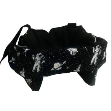 Imagem de Apoio de Cabeça Infantil com Faixa – Conforto e Segurança para os Bebês (Astronauta preto)