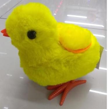 Imagem de Pintinho de Pelúcia Amarelo, Brinquedo Macio com Detalhes em Laranja, Decorativo