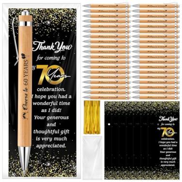 Imagem de Sayglossy 50 conjuntos de lembrancinhas de festa de aniversário de 70 anos para convidados, incluindo 50 canetas esferográficas com 50 cartões de agradecimento, 100 sacos e laços torcidos para chá de