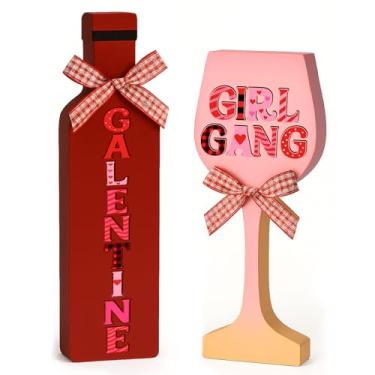 Imagem de Thyle 2 peças de decorações de dia galentinos feliz mesa galentines suporte de madeira centro de mesa arco copo de vinho menina gangue garrafa sinais em forma de bandeja em camadas decoração Bestie