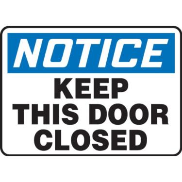 Imagem de ACCUFORM SIGNS MABR823VS Placa de segurança de vinil adesiva, lenda "notice keep this door closed", 17 cm de comprimento x 25 cm de largura x 0,004 cm de espessura, azul/preto sobre branco