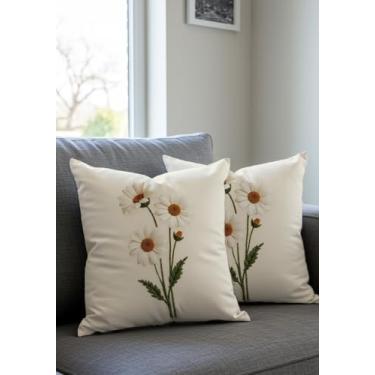 Imagem de Artvibe Capas de almofada decorativas com estampa de margarida bordada, tecido de veludo italiano, zíper oculto, lavável na máquina, conjunto de 2 peças, creme