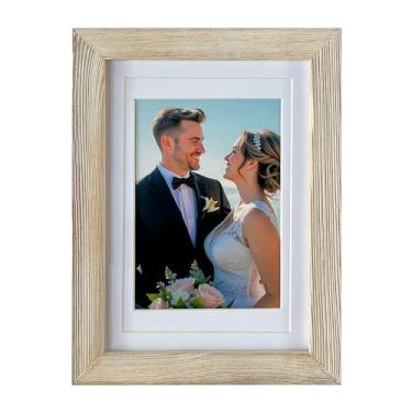 Imagem de Porta-retrato rústico retrô de madeira 12 x 17 cm com suporte de parede de acrílico e exibição de mesa, moldura feita à mão com tapete para exibição de fotos de formatura, imagem de família, foto de