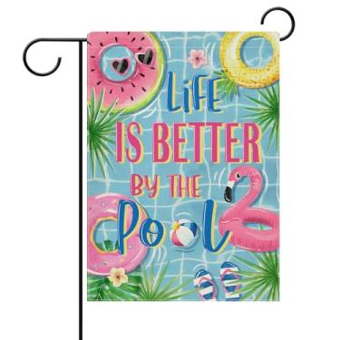 Imagem de Dyrenson Summer Life is Better by The Pool Bandeira decorativa de jardim, anéis de natação de flamingo, folhas de palmeira tropical, decoração de casa, chinelos de dedo bola ao ar livre pequena