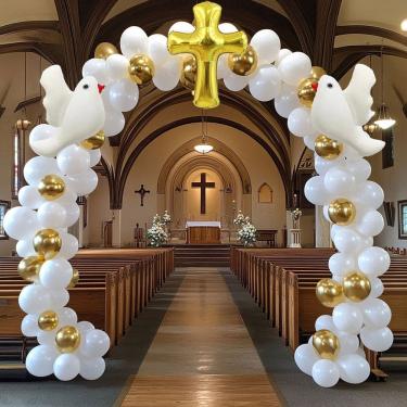 Imagem de Kit Balloon Arch Cross & Dove, 120 unidades em folha dourada para eventos