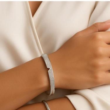 Imagem de Bracelete de Prata Inspiração Cravejado com Microzircônias - Deitos Jo