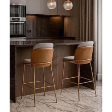 Imagem de Kit 2 Banquetas com Encosto Estofado e Base em Aço Carbono Champanhe  