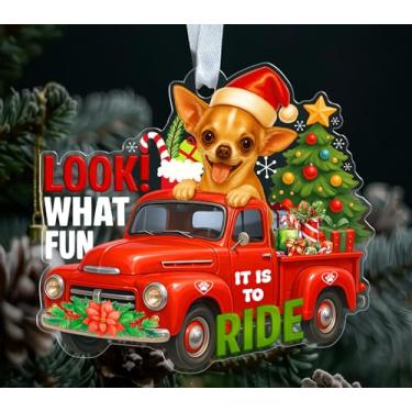 Imagem de ABNSDesigns Enfeite de Natal de cachorro Chihuahua acrílico - Veja que diversão é andar - Decoração de árvore de Natal de caminhão vermelho - Lembrança festiva para pendurar