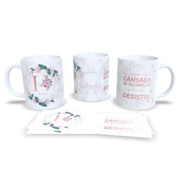 Imagem de Caneca Personalizada com Letra A, Design Floral Rosa, Branca com Frase Motivacional Amanda (H)