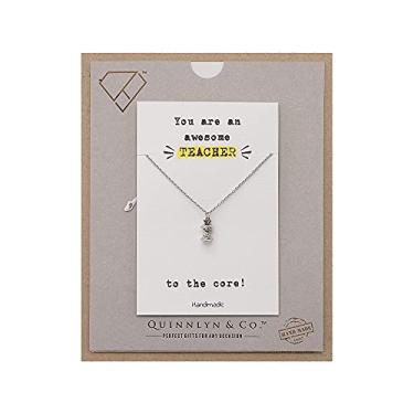 Imagem de QUINNLYN & CO. Colar com pingente de maçã, presentes para professores para mulheres com citação inspiradora em cartão comemorativo