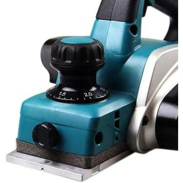 Imagem de Plaina Elétric Manual 3.1,4 620w Makita Kp0800 82 Mm Acess