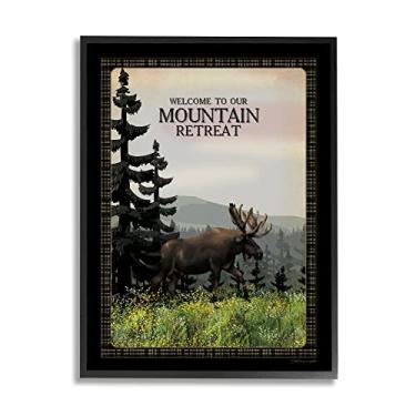 Imagem de Stupell Industries Citação Welcome Mountain Retreat Alce Floresta Árvore Animais Silvestres Desenhada por Stephanie Workman Marrott Arte de parede emoldurada preta, 40,64 x 50,88 cm, Verde