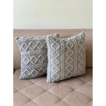 Imagem de Kit 2 Capas de Almofadas Felpudas Decorativas 45x45 para Sofá Cama Poltrona – Conforto Premium(CINZA GRAFITE)