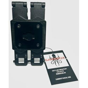 Imagem de Sandbox Tactical Suporte de câmera Double Molle feito/projetado especificamente para a câmera corporal Axon Taser 2, 3 e 4.