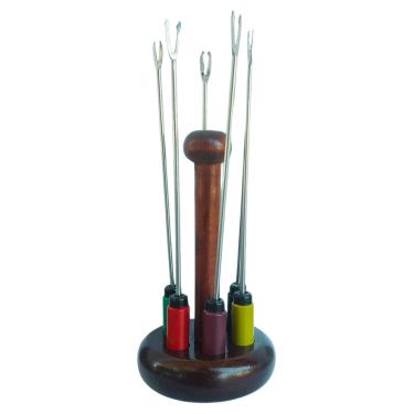 Imagem de Kit 6 Garfos Para Fondue com Cabo e Suporte de Madeira Maciça Saldão