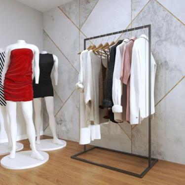 Imagem de Arara de Chão com Pé de Borracha para Roupas de Casal em Lojas de Deco