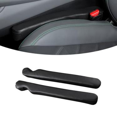 Imagem de Alieemo Pacote com 2 enchimentos de lacuna de assento de couro, preenche a lacuna entre o assento e o console, bloqueador de fenda de carro impede que as coisas caiam, plugue universal de rachaduras