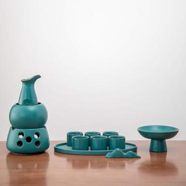 Imagem de JOEUQK Conjunto de saquê com aquecedor, conjunto de saki quente de cerâmica tradicional, 12 peças, incluindo 1 fogão de vela, 1 caneca de aquecimento, 1 pote de saquê, 6 copos de saquê, 1 bandeja, 1