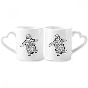 Imagem de Lindo pinguim desajeitado desenho de animal conjunto de canecas de porcelana de casal copo de cerâmica coração alça