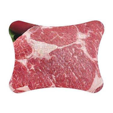 Imagem de Moldura de quebra-cabeça com textura de carne crua vermelha para decoração de imagem