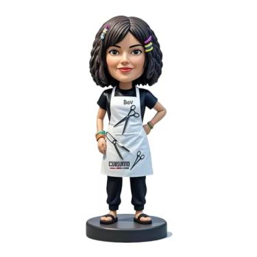 Imagem de Cabeleireiro ousado personalizado, aceno vibrante para artistas de cabelo que definem as tendências, ideal para salões modernos/fãs de estilo jovem, mostra criatividade ousada de corte de cabelo