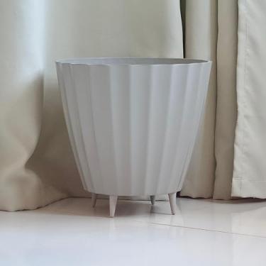 Imagem de Vaso de Plantas e Flores Grande Bojo Cacau com Pé Injetado 30x35 Liso Polido Luxo (Cinza)