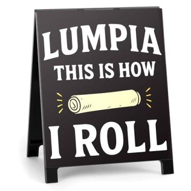 Imagem de Lumpia This Is How I Roll Placa de mesa de cozinha engraçada estilo placa preta acrílica decoração de mesa presente para amantes de comida, colegas de trabalho, amigos, escritório em casa, restaurante