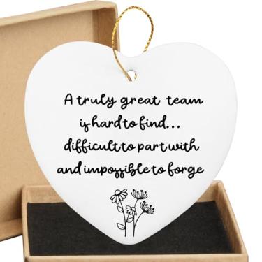 Imagem de Presentes de equipe - Uma equipe realmente ótima é difícil de encontrar enfeite lembrança com caixa de presente - Obrigado por colegas, colegas, colegas de trabalho deixando presentes de equipe de