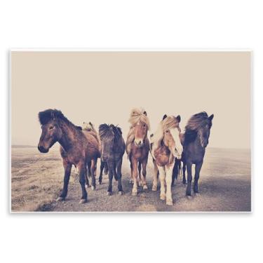 Imagem de Stupell Industries Arte de placa de parede de grupo de cavalos marrons silenciosos, design por Sisi e Seb, 13 x 19