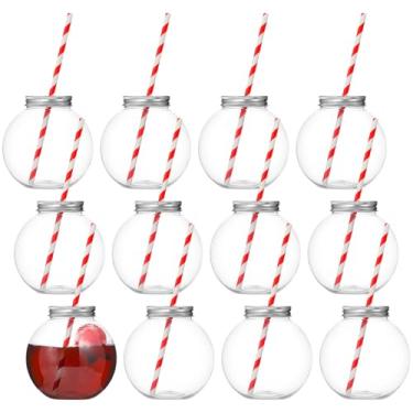 Imagem de Pacote com 12 frascos de plástico transparente com tampas, garrafas redondas de 473 ml para bebidas, vem com 50 canudos listrados vermelhos e brancos, perfeitos para decorações de festas e projetos de