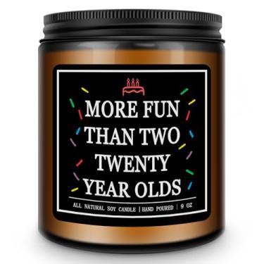 Imagem de Homsolver Presentes de aniversário de 40 anos para homens e mulheres, 255 g, aroma de lavanda 1985, velas de aniversário de 40 anos, presente para ele, pai, irmão, marido, decoração de feliz