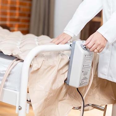 Imagem de Colchão Pneumático para Tratamento de Escaras até 135 Kg Air Plus Dellamed