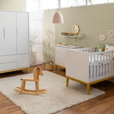 Imagem de Kit Quarto Theo com Pés Square Natural - Berço + Cômoda 3 Gavetas + Guarda-Roupa 3 Portas - Branco