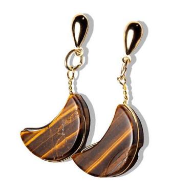 Imagem de Brinco Meia Lua Pedra Olho de Tigre Ranhurado Dourado - CristaisdeCurv